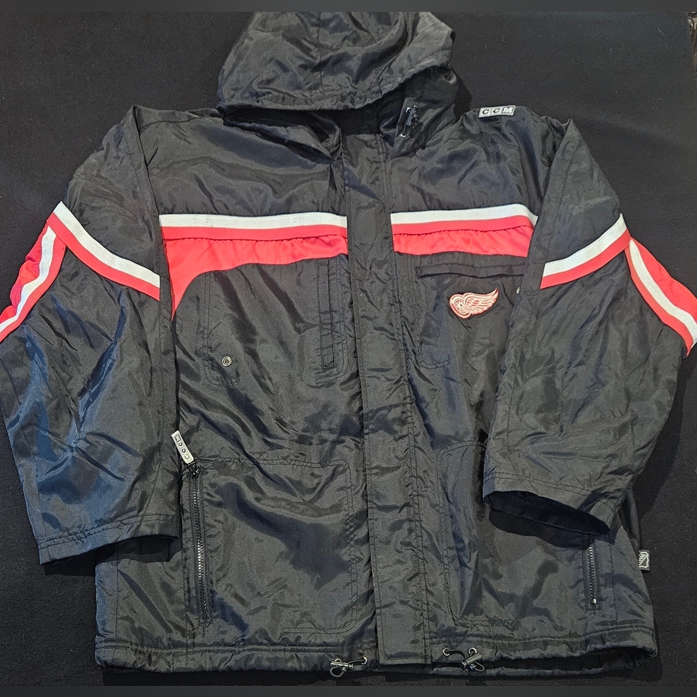 Detroit Red Wings CCM Full Zip Jacket Mens Large Hooded Logo & Spell Out Coat
